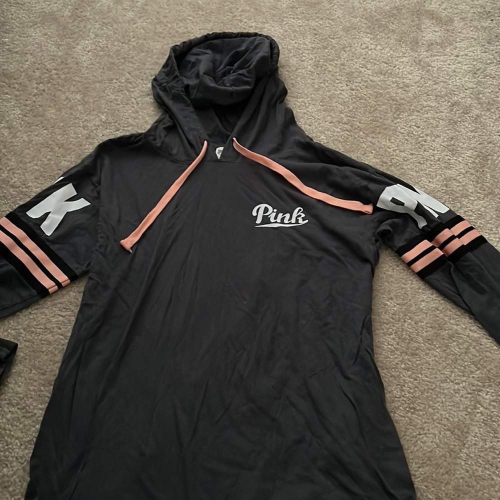VICTORIA SECRET PINK HOODIE!!